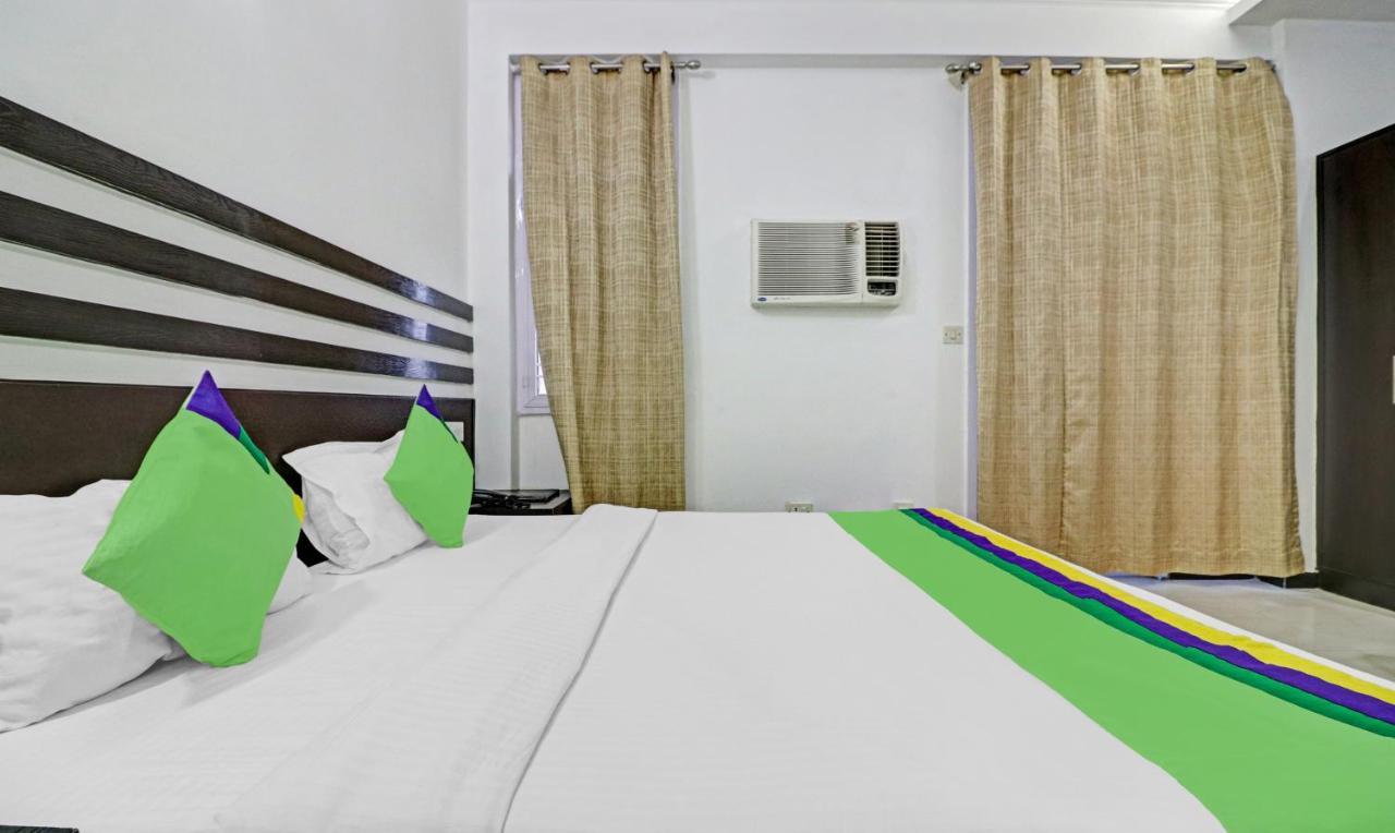 Treebo Trend Exotica Opp Sector 62 Hotel Газиабад Екстериор снимка