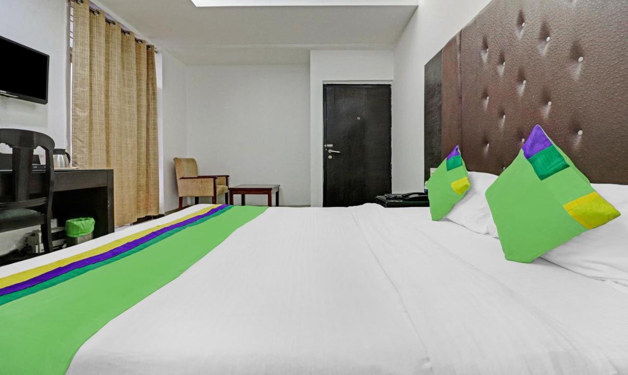 Treebo Trend Exotica Opp Sector 62 Hotel Газиабад Екстериор снимка