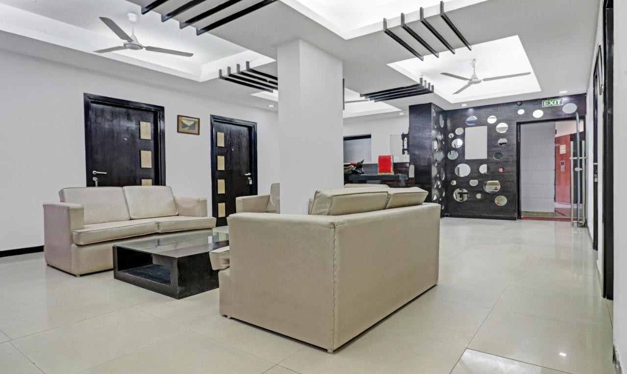 Treebo Trend Exotica Opp Sector 62 Hotel Газиабад Екстериор снимка